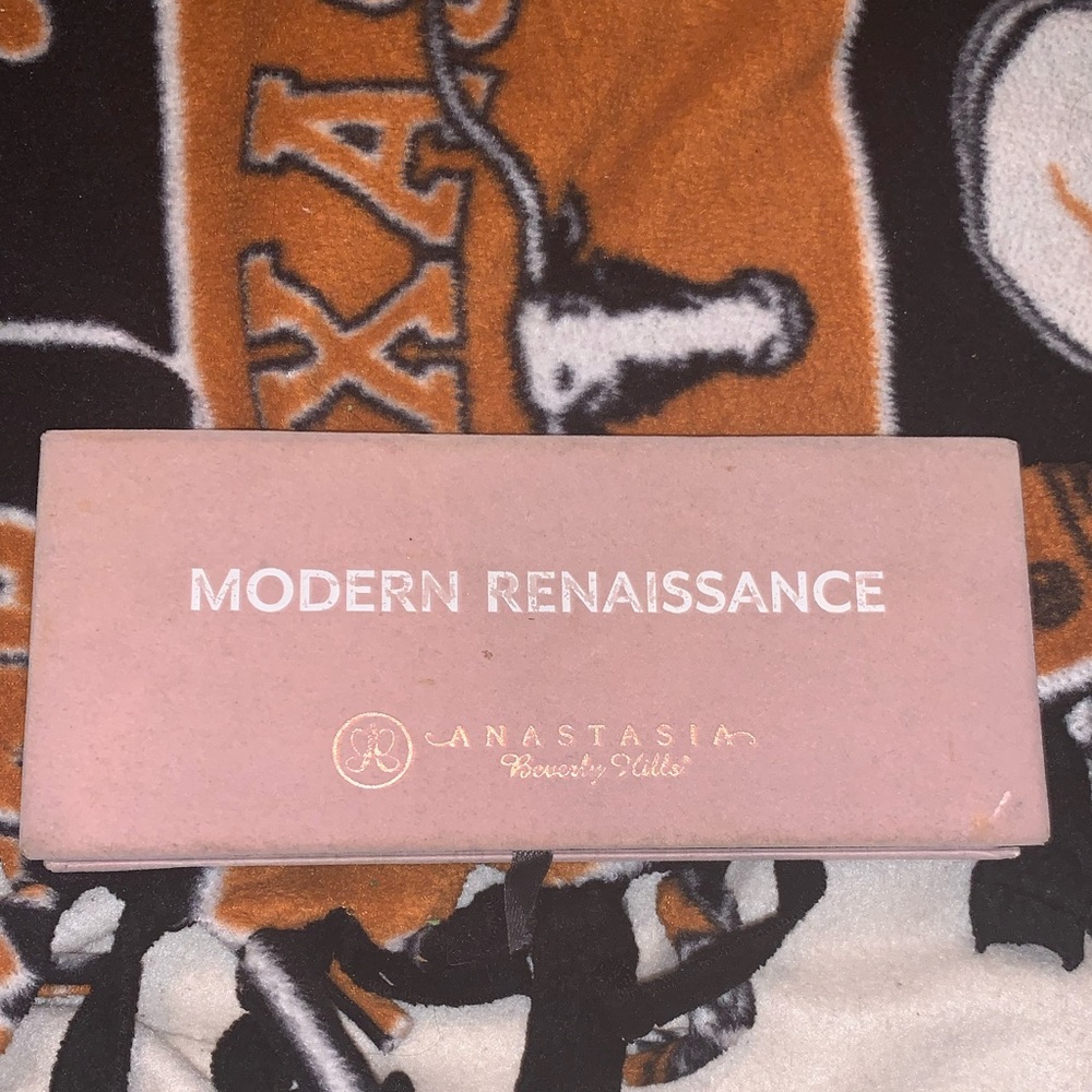 Modern renaissance eyeshadow palette